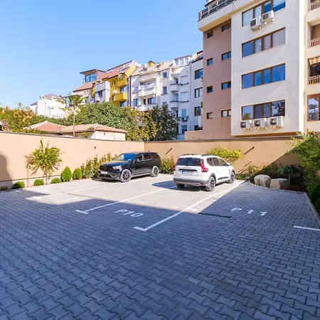 Ldv 13 Free Private Parking