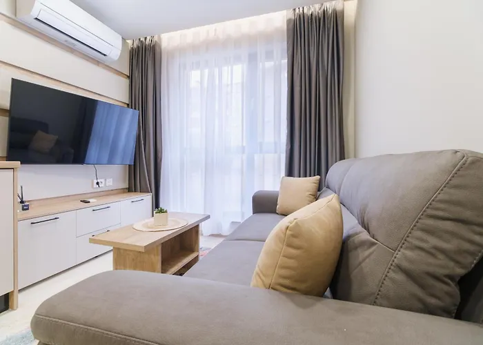 Ldv 13 Free Private Parking